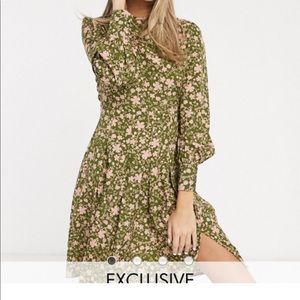 NEW WITH TAGS Retro Floral Dress